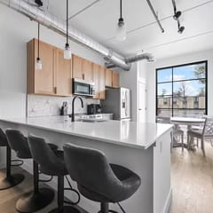 Skyline Retreat | Pet Friendly + Rooftop Hot Tub