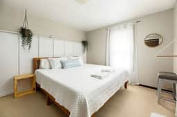 Cozy 3BR ~Near Downtown & Lake MI + Pet Friendly - Image 5
