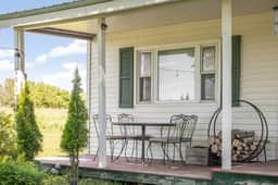 Cozy Countryside Farmhouse In Leelanau - Image 5