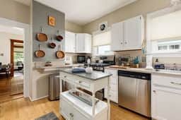 Darling Downtown 3BR w/ Grill | Downtown & Beach - Image 5