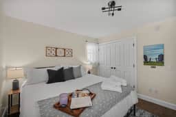 Old Town Retreat | Downtown & Beach | Cherry Festival - Image 5