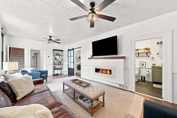 Historic Bay House| 5BR + Walk to Beach & Town - Image 1