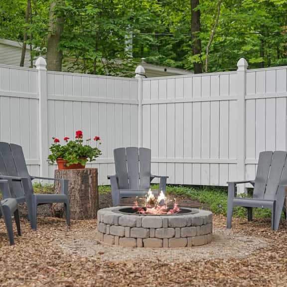 Sunny 3BR w/ Firepit | Walk to Green Lake - Image 1