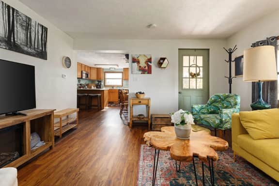 Cozy Countryside Farmhouse In Leelanau - Image 3