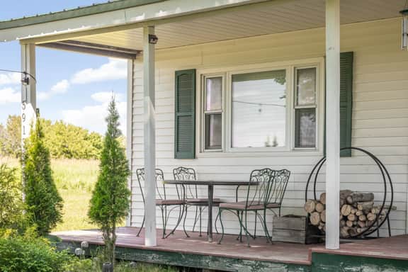 Cozy Countryside Farmhouse In Leelanau - Image 5