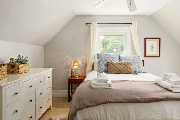 Darling Downtown 3BR w/ Grill | Downtown & Beach - Image 3