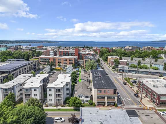 Old Town Retreat | Downtown & Beach | Cherry Festival - Image 3