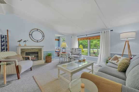 Sunny 3BR w/ Firepit | Walk to Green Lake - Image 3