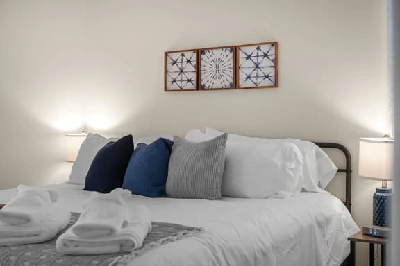 Old Town Retreat | Downtown & Beach | Cherry Festival - Image 1